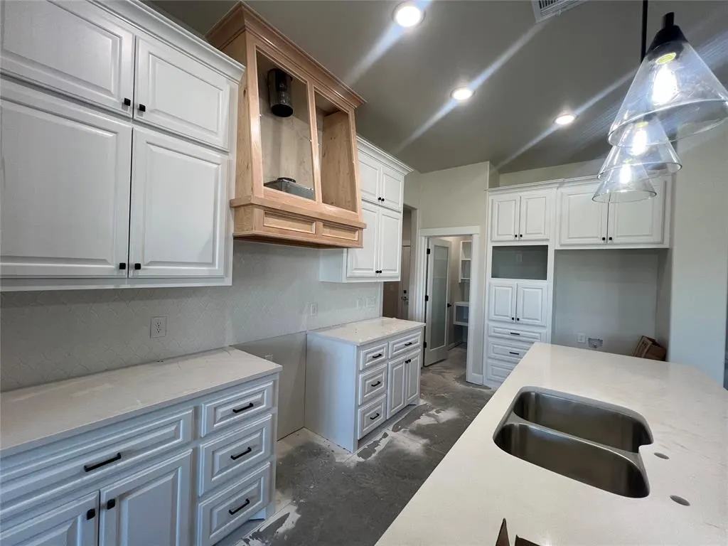 Photo 8 — 505 Blue Bird Lane, Shawnee, OK 74804