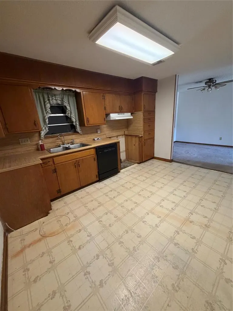 Photo 7 — 1351 Regent Street, Norman, OK 73069