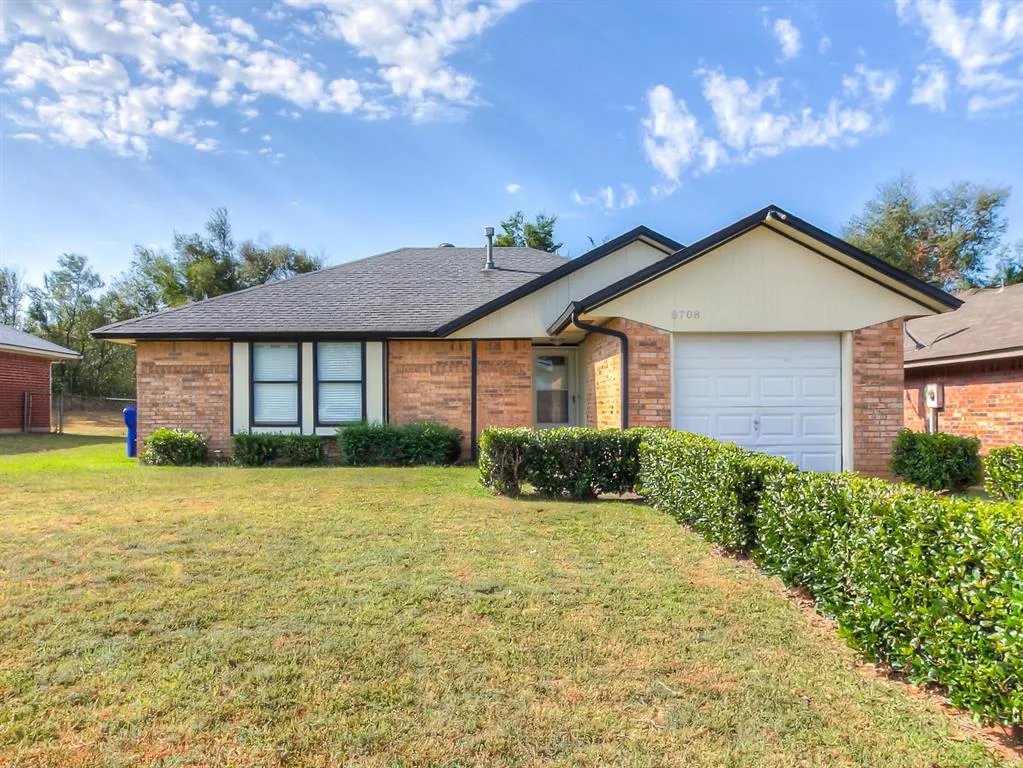 Photo 2 — 8708 E Parkridge Drive, Oklahoma City, OK 73141