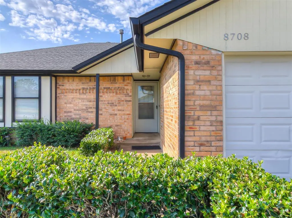 Photo 4 — 8708 E Parkridge Drive, Oklahoma City, OK 73141