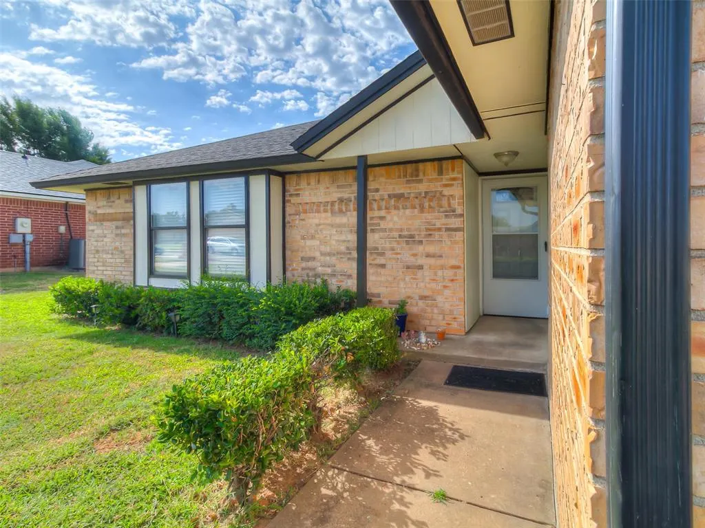 Photo 5 — 8708 E Parkridge Drive, Oklahoma City, OK 73141