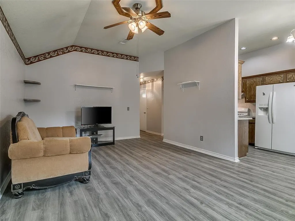 Photo 9 — 8708 E Parkridge Drive, Oklahoma City, OK 73141