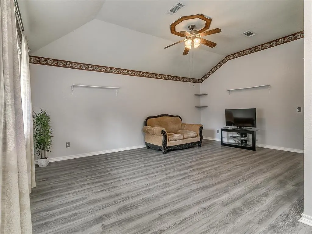 Photo 13 — 8708 E Parkridge Drive, Oklahoma City, OK 73141