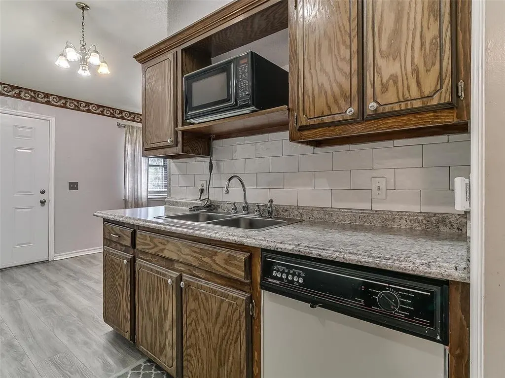 Photo 20 — 8708 E Parkridge Drive, Oklahoma City, OK 73141