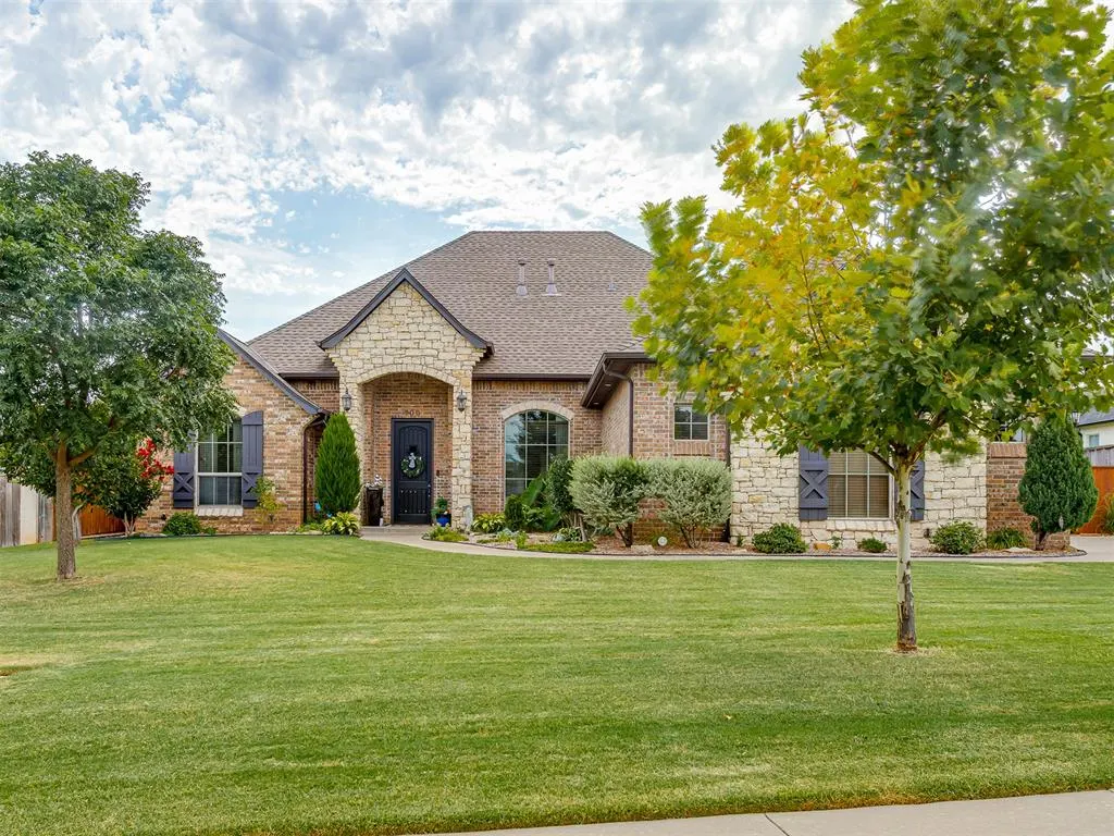 Front exterior — 700 Newport Bridge Drive, Edmond, OK 73034