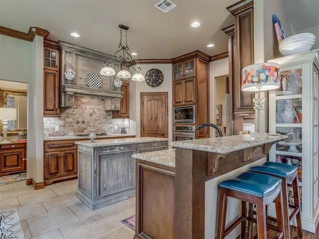 Photo 4 — 700 Newport Bridge Drive, Edmond, OK 73034