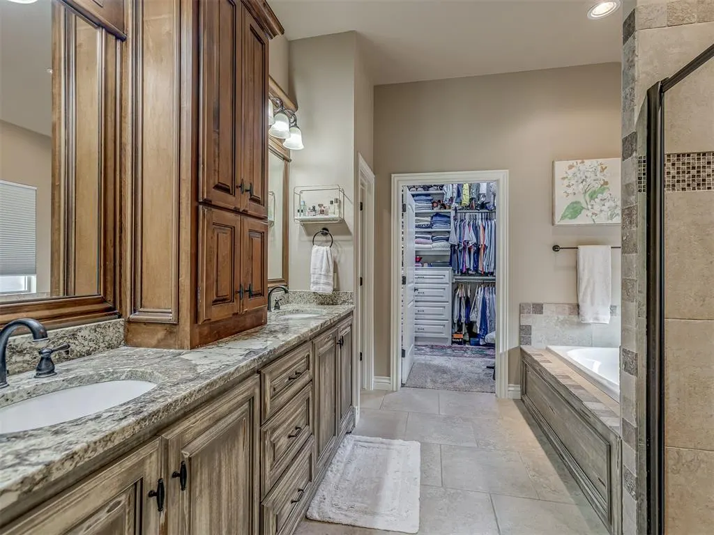 Photo 19 — 700 Newport Bridge Drive, Edmond, OK 73034