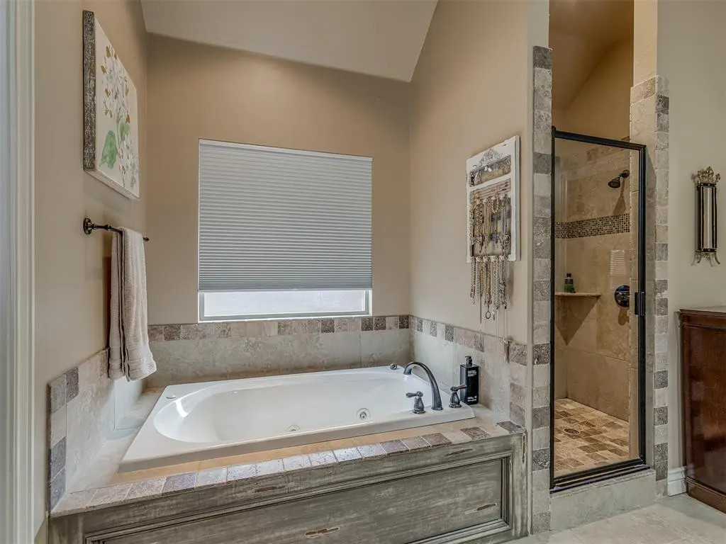 Photo 21 — 700 Newport Bridge Drive, Edmond, OK 73034