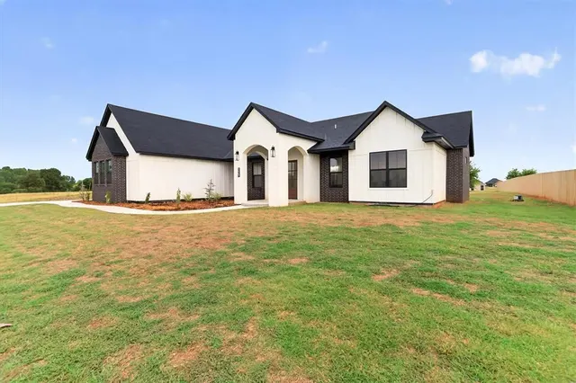 Photo 4 — 2447 Wolf Creek Bend, Blanchard, OK 73010