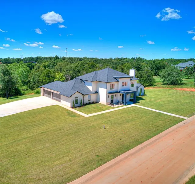 Photo 2 — 18333 Chelsea Circle, Newalla, OK 74857