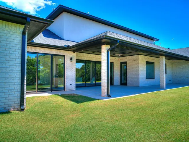 Photo 4 — 18333 Chelsea Circle, Newalla, OK 74857
