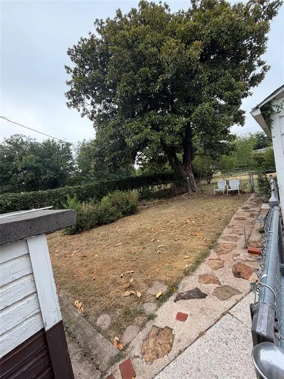Photo 4 — 2421 SW 27th Street, Oklahoma City, OK 73108