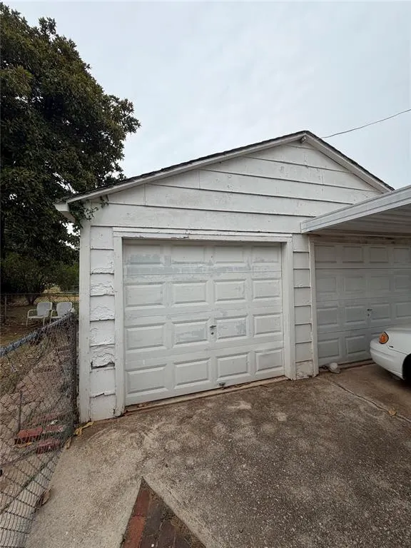 Photo 5 — 2421 SW 27th Street, Oklahoma City, OK 73108