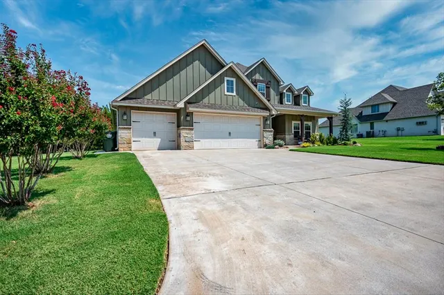 Photo 2 — 14584 Fox Lair Lane, Edmond, OK 73025