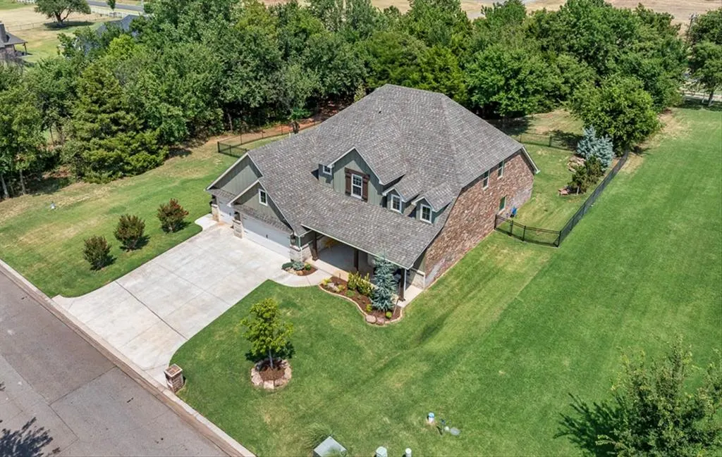 Photo 6 — 14584 Fox Lair Lane, Edmond, OK 73025