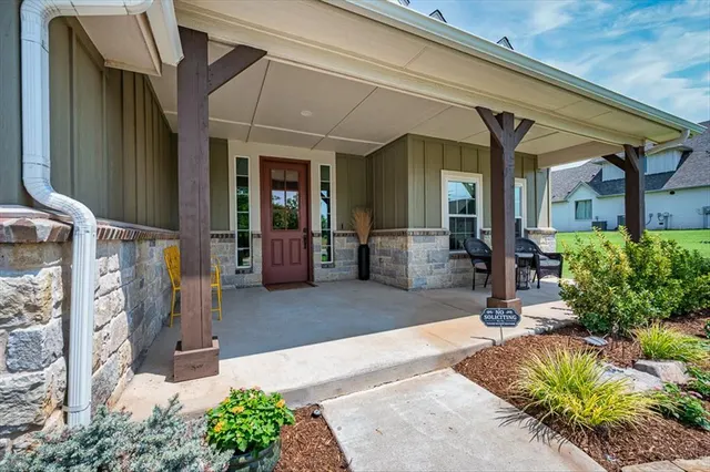 Photo 8 — 14584 Fox Lair Lane, Edmond, OK 73025