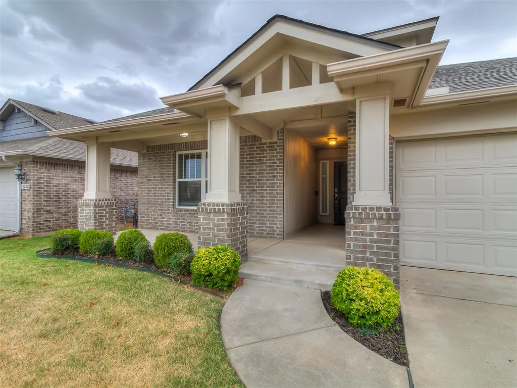 Photo 3 — 13232 SW 3rd Street, Yukon, OK 73099