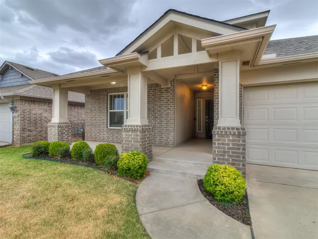 Photo 3 — 13232 SW 3rd Street, Yukon, OK 73099