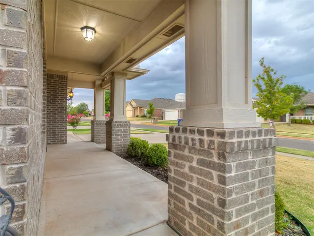 Photo 4 — 13232 SW 3rd Street, Yukon, OK 73099