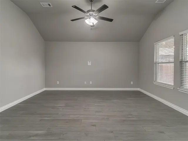 Photo 7 — 13232 SW 3rd Street, Yukon, OK 73099