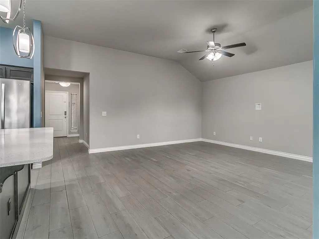 Photo 9 — 13232 SW 3rd Street, Yukon, OK 73099