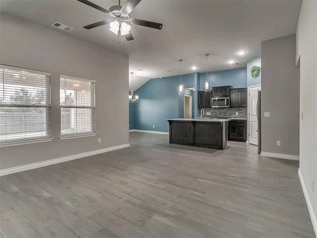 Photo 11 — 13232 SW 3rd Street, Yukon, OK 73099