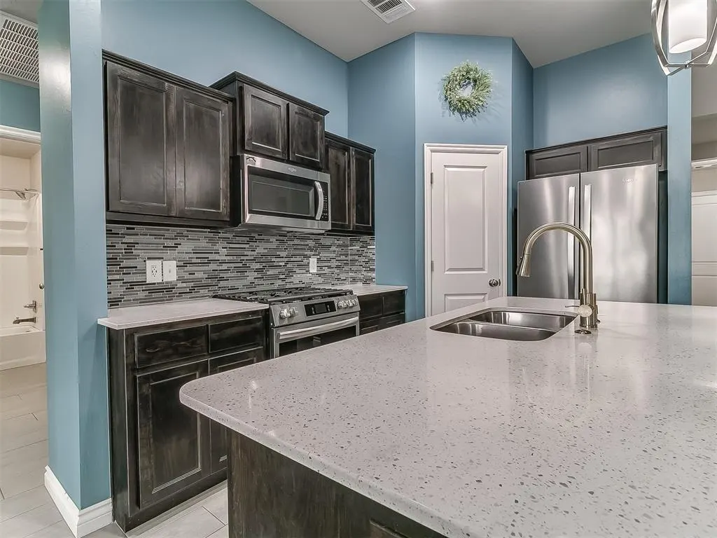Photo 16 — 13232 SW 3rd Street, Yukon, OK 73099