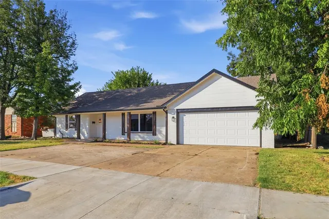 Photo 2 — 2704 NW 110th Street, Oklahoma City, OK 73120