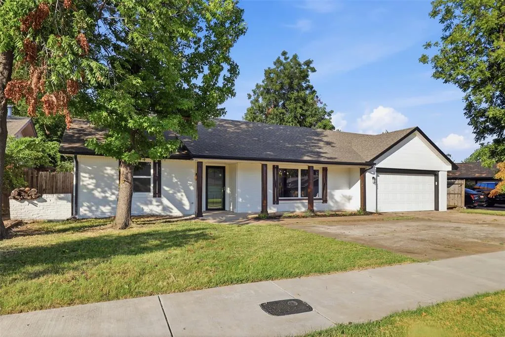 Front exterior — 2704 NW 110th Street, Oklahoma City, OK 73120