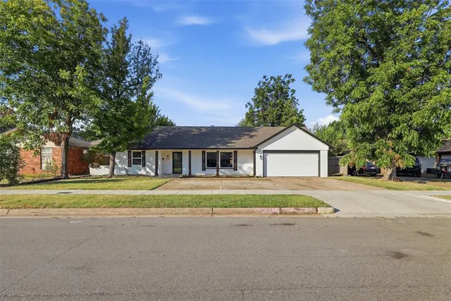 Photo 4 — 2704 NW 110th Street, Oklahoma City, OK 73120