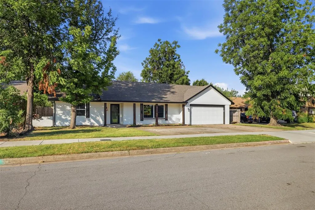Photo 5 — 2704 NW 110th Street, Oklahoma City, OK 73120