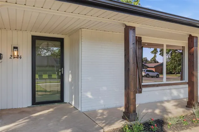 Photo 6 — 2704 NW 110th Street, Oklahoma City, OK 73120