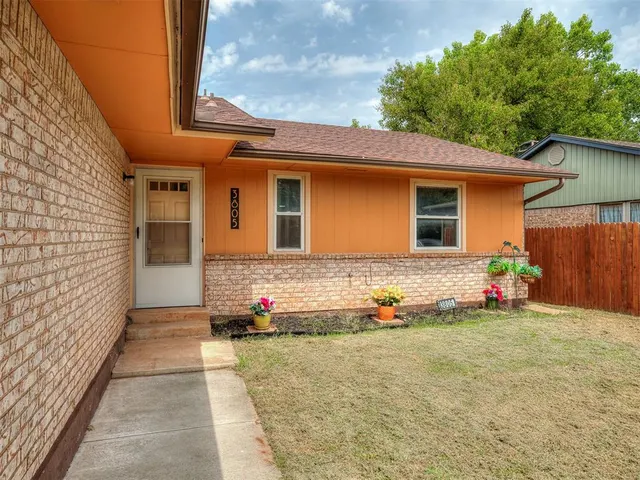Photo 2 — 3805 Oak Valley Road, Oklahoma City, OK 73135