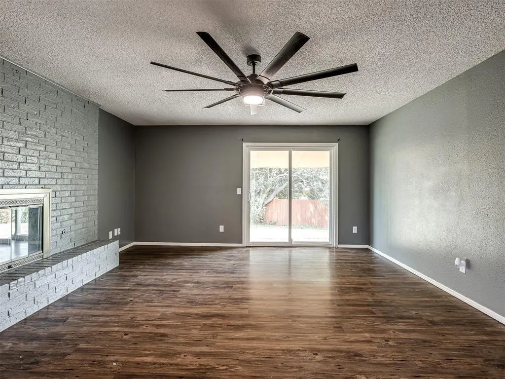Photo 4 — 3805 Oak Valley Road, Oklahoma City, OK 73135