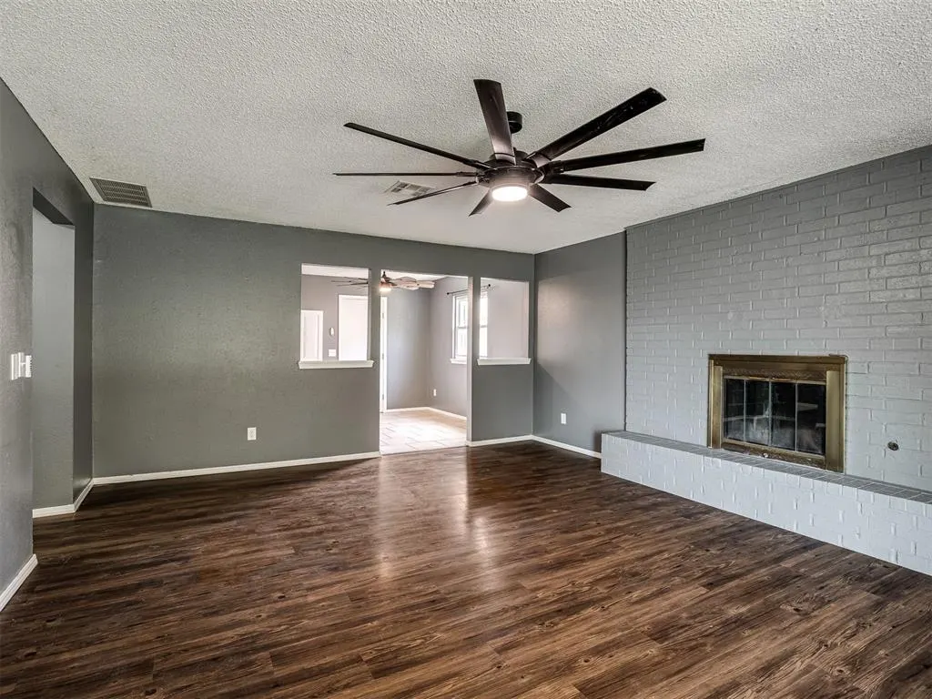 Photo 6 — 3805 Oak Valley Road, Oklahoma City, OK 73135