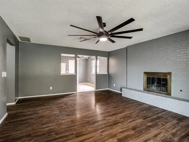 Photo 6 — 3805 Oak Valley Road, Oklahoma City, OK 73135