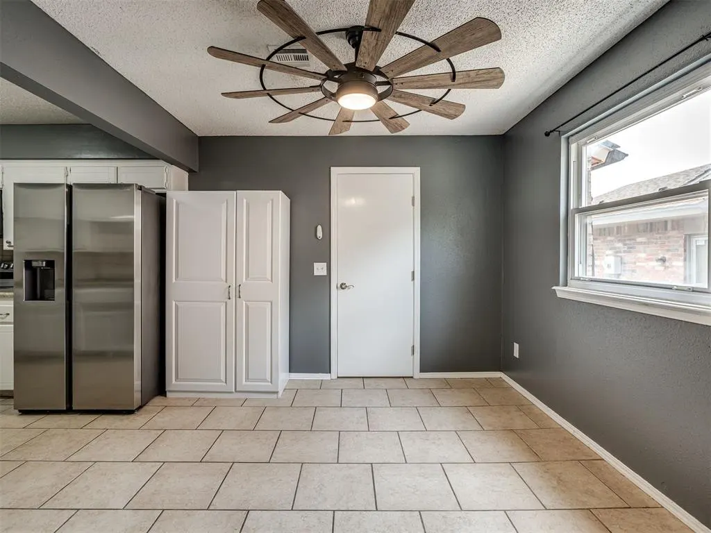 Photo 7 — 3805 Oak Valley Road, Oklahoma City, OK 73135