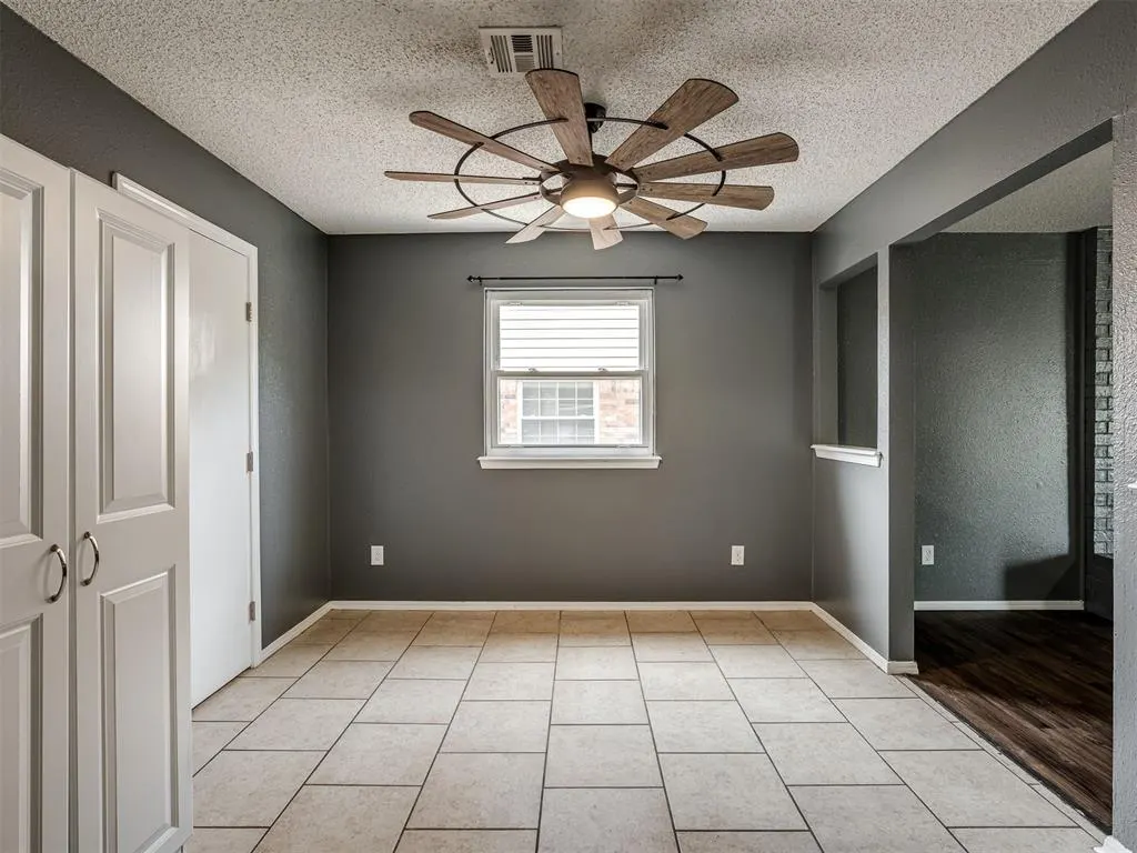Photo 8 — 3805 Oak Valley Road, Oklahoma City, OK 73135