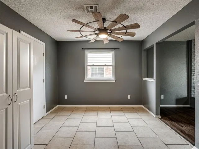 Photo 8 — 3805 Oak Valley Road, Oklahoma City, OK 73135