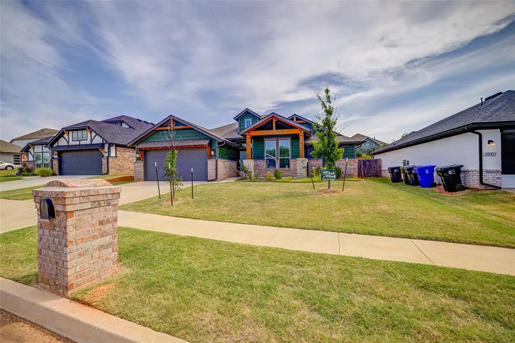 Photo 2 — 3911 Black Mesa Road, Norman, OK 73071