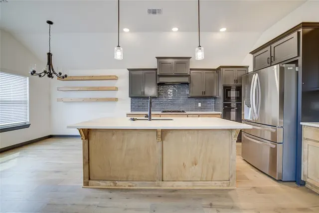 Photo 8 — 3911 Black Mesa Road, Norman, OK 73071