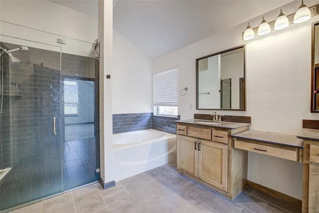 Photo 21 — 3911 Black Mesa Road, Norman, OK 73071
