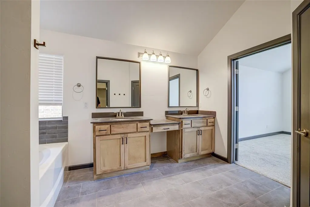 Photo 22 — 3911 Black Mesa Road, Norman, OK 73071