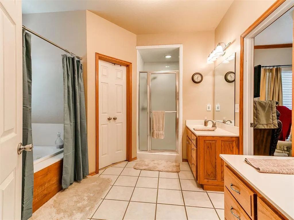 Photo 38 — 5401 Castle Ridge Drive, Mustang, OK 73064