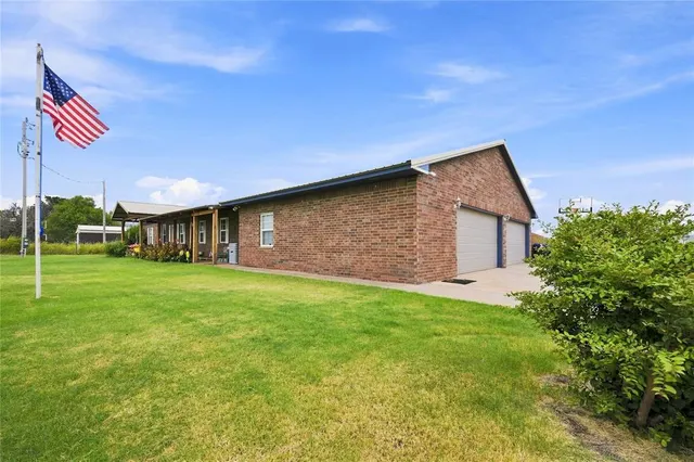 Photo 2 — 3780 E Seward Road, Guthrie, OK 73044