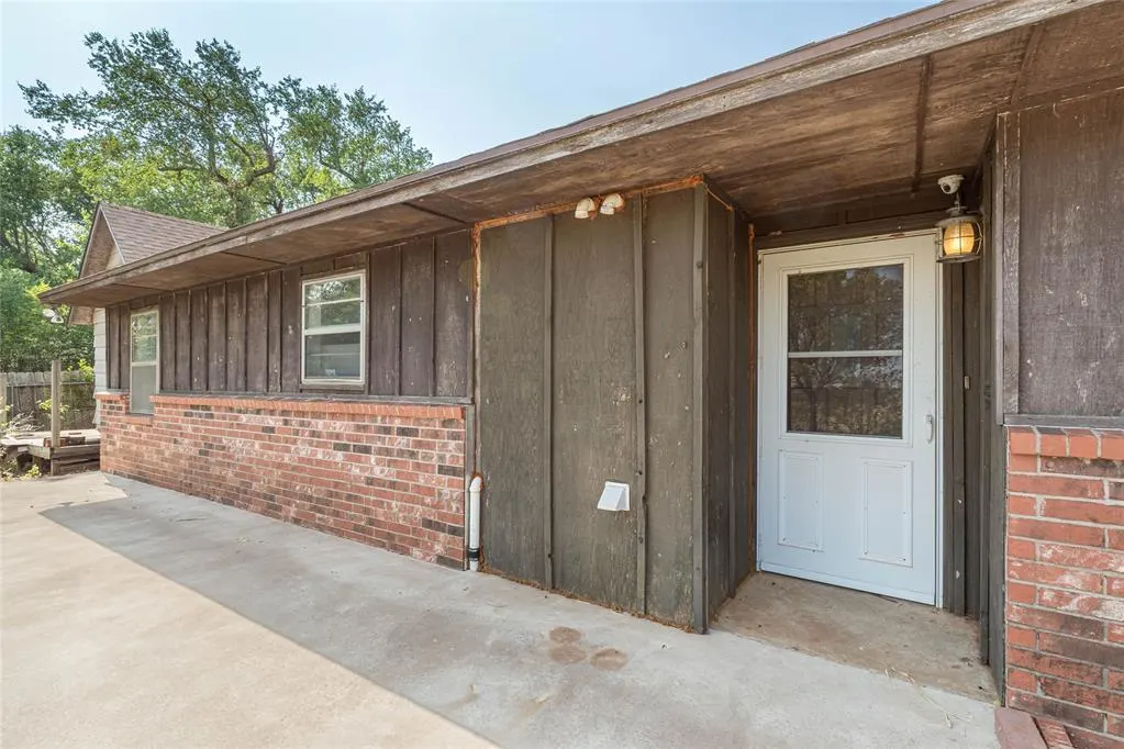 Photo 3 — 903 B Street, Arapaho, OK 73620