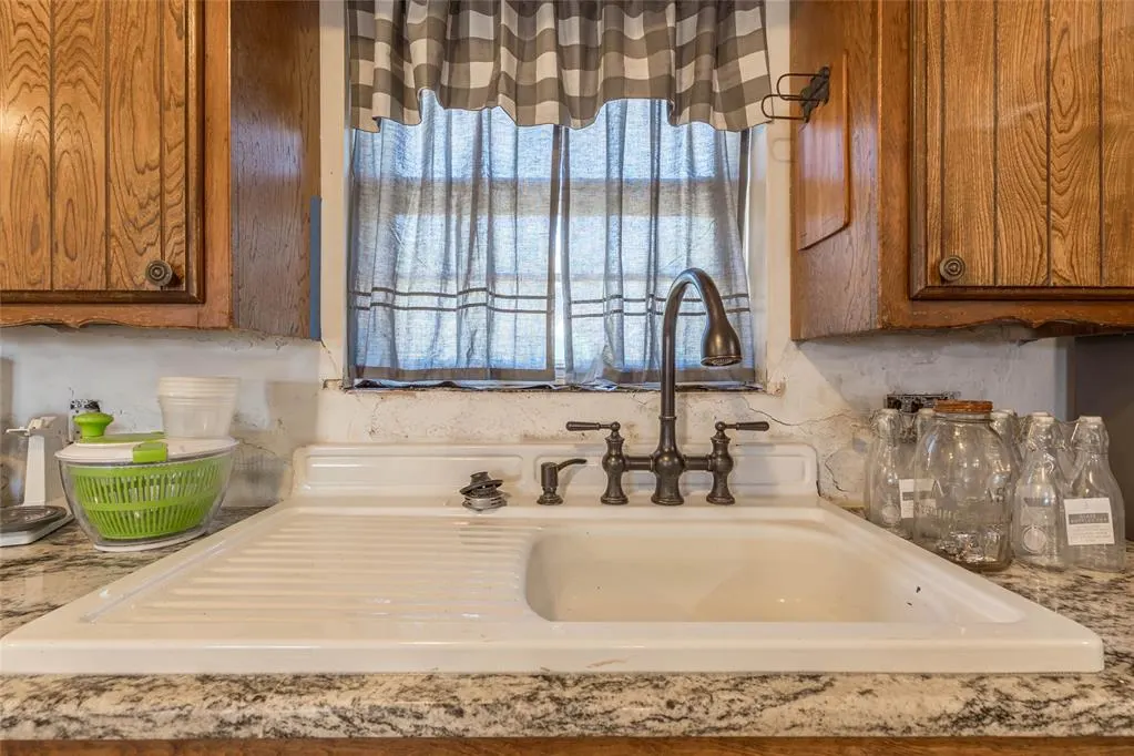Photo 12 — 903 B Street, Arapaho, OK 73620