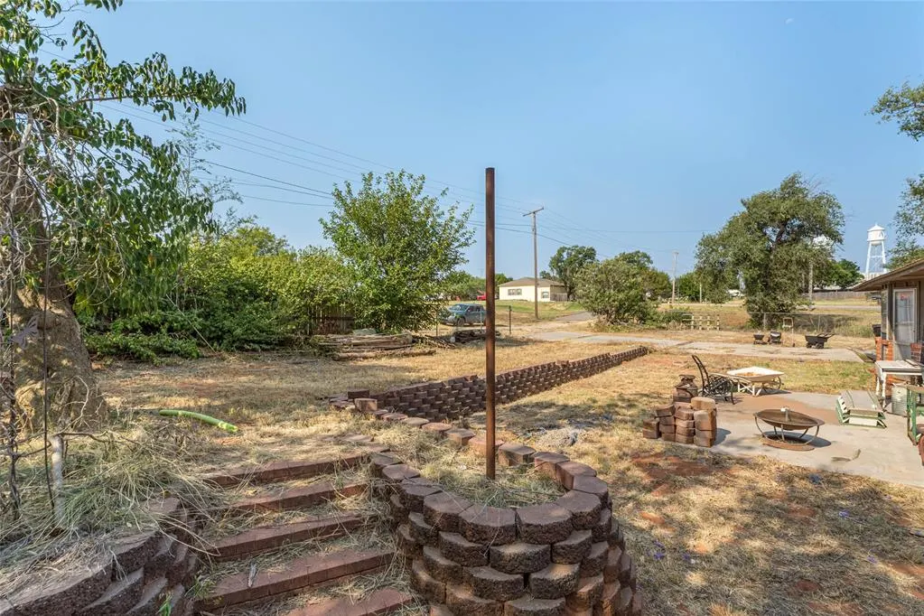 Photo 28 — 903 B Street, Arapaho, OK 73620