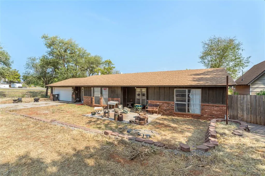 Photo 29 — 903 B Street, Arapaho, OK 73620