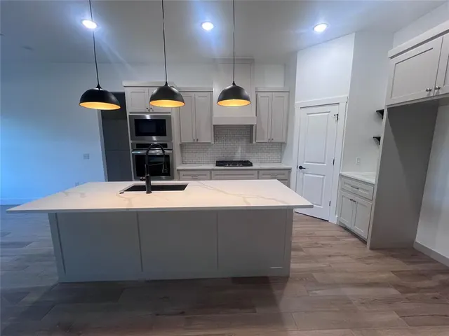 Photo 4 — 208 Outlander Way, Shawnee, OK 74804